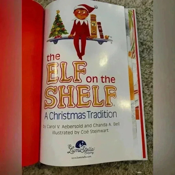 Elf on the shelf book - Picture 5 of 8